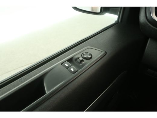 Citroën &euml;-Jumpy L3H1 75kWh | SOH 93% | Snelladen | Airco | Cruise | Camera | 3-Zits | Carplay | Navi | Stoelverw... ActivLease financial lease