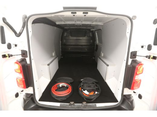 Citroën &euml;-Jumpy L3H1 75kWh | SOH 93% | Snelladen | Airco | Cruise | Camera | 3-Zits | Carplay | Navi | Stoelverw... ActivLease financial lease