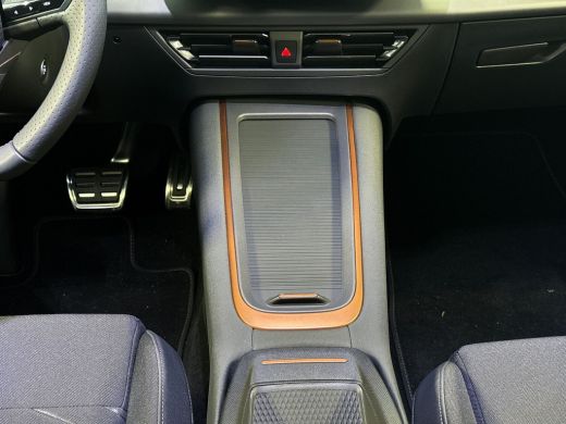 CUPRA Born Essential Limited 63 kWh 204pk Cruise control adaptief | Sfeerverlichting | Parkeersensoren voor ... ActivLease financial lease