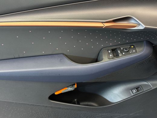 CUPRA Tavascan Adrenaline 82 kWh 286pk Head-up display | Lichtmetalen velgen 21" | Panoramadak ActivLease financial lease