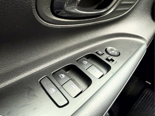 Hyundai i20 1.0 T-GDI Premium Sky Schuif-Kanteldak, Camera, Carplay ActivLease financial lease