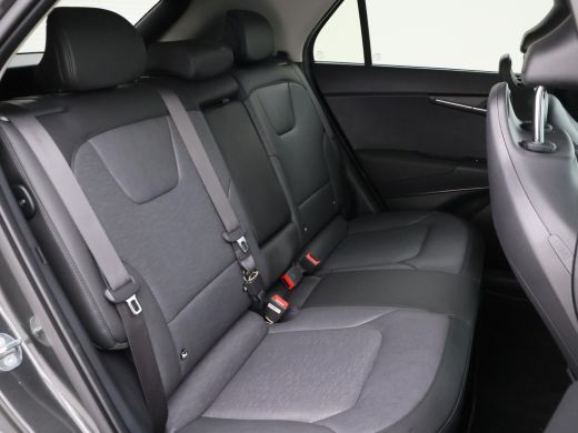 Kia Niro EV EXECUTIVE 64.8 kWh *5.677 KM* + LEDER | STOELVENTILATIE | HEAD-UP | HARMAN/KARDON | STOELVERW. V+A ActivLease financial lease
