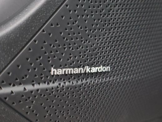 Kia Niro EV EXECUTIVE 64.8 kWh *5.677 KM* + LEDER | STOELVENTILATIE | HEAD-UP | HARMAN/KARDON | STOELVERW. V+A ActivLease financial lease