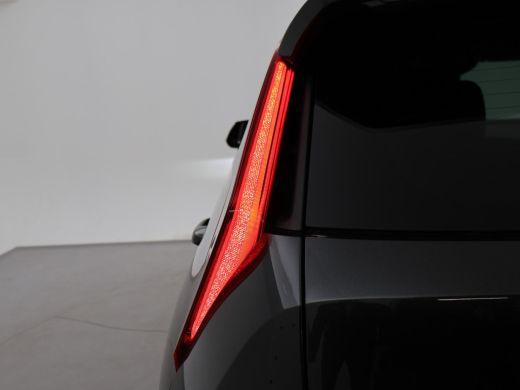 Kia Niro EV EXECUTIVE 64.8 kWh *5.677 KM* + LEDER | STOELVENTILATIE | HEAD-UP | HARMAN/KARDON | STOELVERW. V+A ActivLease financial lease