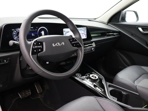 Kia Niro EV EXECUTIVE 64.8 kWh *5.677 KM* + LEDER | STOELVENTILATIE | HEAD-UP | HARMAN/KARDON | STOELVERW. V+A ActivLease financial lease