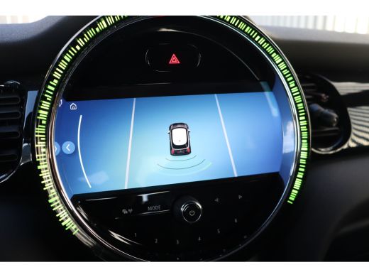 Mini Electric Classic / Sportstoelen / LED / PDC / Airconditioning / Cruise Control / Navigatie ActivLease financial lease