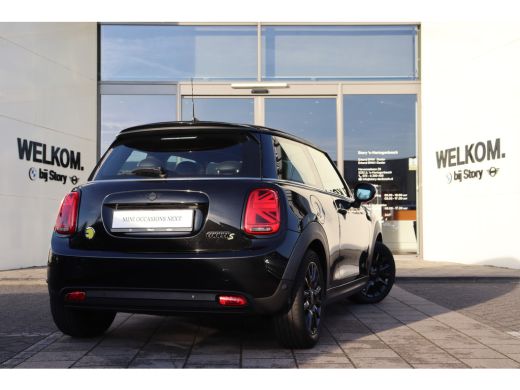 Mini Electric Classic / Sportstoelen / LED / PDC / Airconditioning / Cruise Control / Navigatie ActivLease financial lease