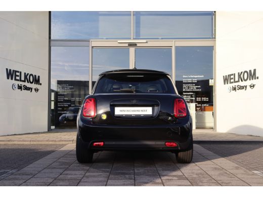 Mini Electric Classic / Sportstoelen / LED / PDC / Airconditioning / Cruise Control / Navigatie ActivLease financial lease