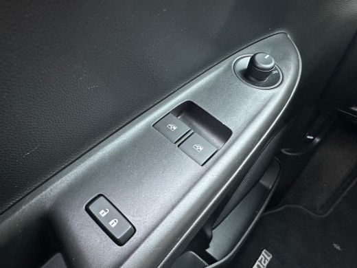 Opel KARL 1.0 75PK 120 Jaar Edition+ | PARKEERSENSOREN| CRUISE CONTROL| MISTLAMPEN VOOR| AIRCO| ActivLease financial lease