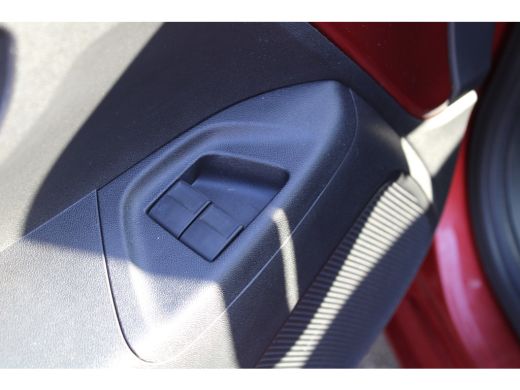 Peugeot 108 1.0 e-VTi Allure | Navi by app | Camera | Climate control | LED | Mistlampen | 21.500km | ActivLease financial lease