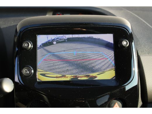 Peugeot 108 1.0 e-VTi Allure | Navi by app | Camera | Climate control | LED | Mistlampen | 21.500km | ActivLease financial lease