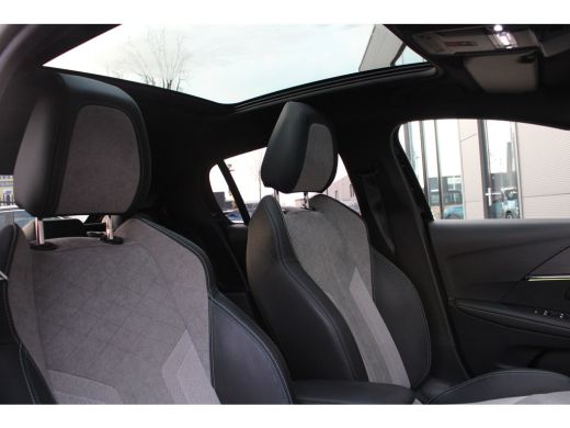 Peugeot 208 1.2 PureTech GT Pack | Automaat | 130pk | Navigatie | Camera | Panoramadak | Stoelverwarming | Fu... ActivLease financial lease