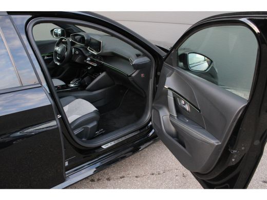 Peugeot 208 1.2 PureTech GT Pack | Automaat | 130pk | Navigatie | Camera | Panoramadak | Stoelverwarming | Fu... ActivLease financial lease