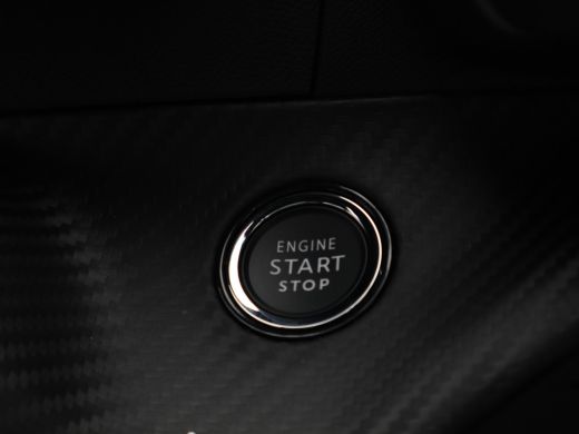 Peugeot 208 Hybrid 100 e-DCS6 GT | Achterbank in delen neerklapbaar | Achterruitverwarming | Achterspoiler ActivLease financial lease