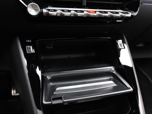 Peugeot 208 Hybrid 100 e-DCS6 GT | Achterbank in delen neerklapbaar | Achterruitverwarming | Achterspoiler ActivLease financial lease