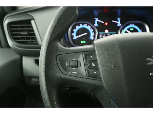 Peugeot e-Expert L2H1 75 kWh | SOH 93% | Snelladen | Airco | Cruise | 3-Zits | Camera | Trekh. | Carplay | Parkeer... ActivLease financial lease