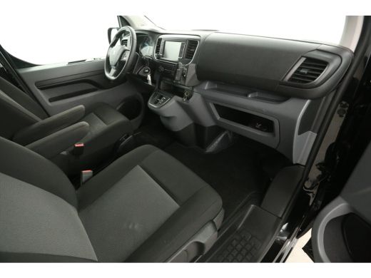 Peugeot e-Expert L2H1 75 kWh | SOH 93% | Snelladen | Airco | Cruise | 3-Zits | Camera | Trekh. | Carplay | Parkeer... ActivLease financial lease