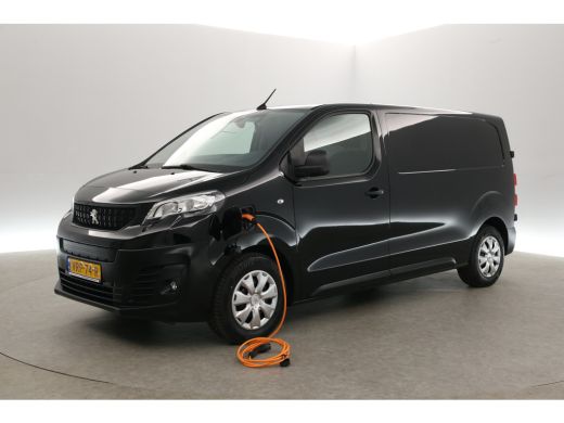 Peugeot e-Expert L2H1 75 kWh | SOH 93% | Snelladen | Airco | Cruise | 3-Zits | Camera | Trekh. | Carplay | Parkeer... ActivLease financial lease