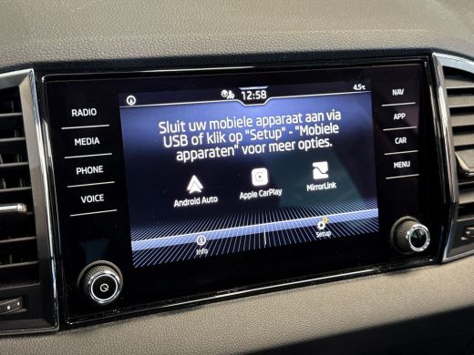 Skoda Karoq 1.5 150pk TSI ACT Business Edition Panoramadak | Parkeer Pakket | 	Navigatie Amundsen met 8" touc... ActivLease financial lease