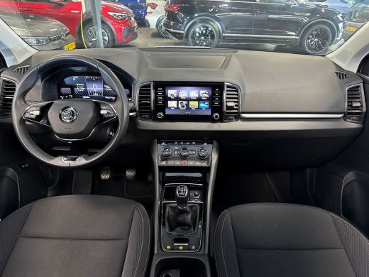 Skoda Karoq 1.5 150pk TSI ACT Business Edition Panoramadak | Parkeer Pakket | 	Navigatie Amundsen met 8" touc... ActivLease financial lease