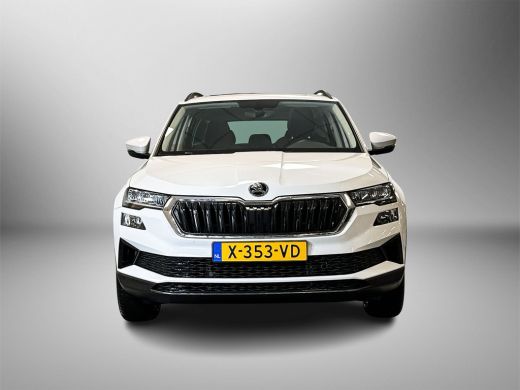 Skoda Karoq 1.5 150pk TSI ACT Business Edition Panoramadak | Parkeer Pakket | 	Navigatie Amundsen met 8" touc... ActivLease financial lease