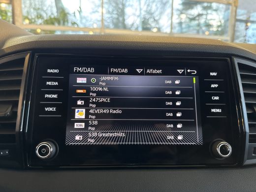 Skoda Karoq TSI 116PK SELECTION CARPLAY/LED/ECC ActivLease financial lease