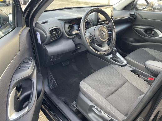 Toyota Yaris Cross 1.5 Hybrid Active ActivLease financial lease