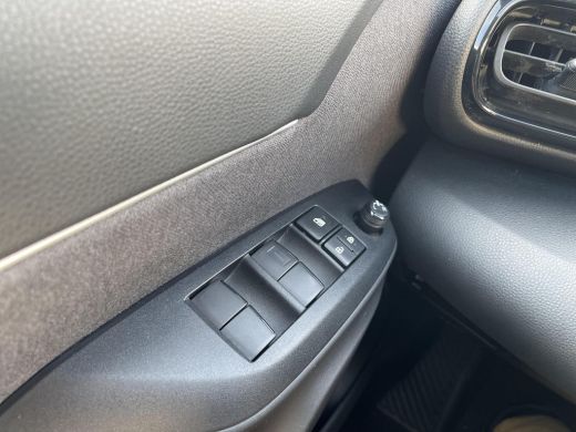 Toyota Yaris Cross 1.5 Hybrid Active ActivLease financial lease