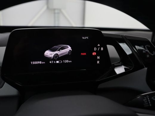 Volkswagen ID.3 First Plus 58 kWh | Stoel & stuurverwarming | Camera | Adaptive cruise | Sfeerverlichting | Carpl... ActivLease financial lease
