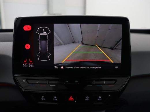 Volkswagen ID.3 First Plus 58 kWh | Stoel & stuurverwarming | Camera | Adaptive cruise | Sfeerverlichting | Carpl... ActivLease financial lease