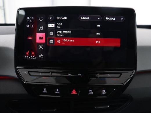 Volkswagen ID.3 First Plus 58 kWh | Stoel & stuurverwarming | Camera | Adaptive cruise | Sfeerverlichting | Carpl... ActivLease financial lease