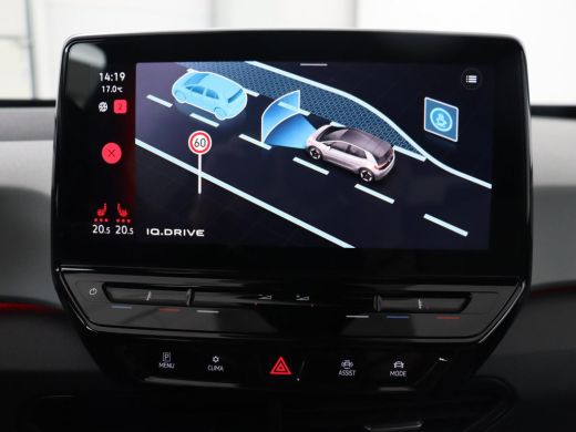Volkswagen ID.3 First Plus 58 kWh | Stoel & stuurverwarming | Camera | Adaptive cruise | Sfeerverlichting | Carpl... ActivLease financial lease