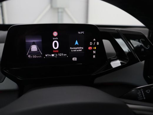 Volkswagen ID.3 First Plus 58 kWh | Stoel & stuurverwarming | Camera | Adaptive cruise | Sfeerverlichting | Carpl... ActivLease financial lease