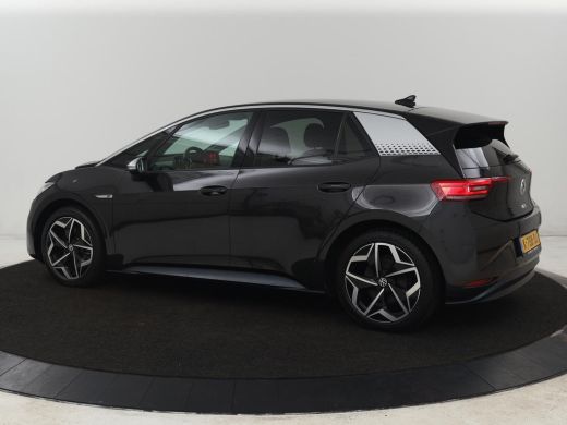 Volkswagen ID.3 First Plus 58 kWh | Trekhaak | Stoel & stuurverwarming | Camera | Adaptive cruise | Sfeerverlicht... ActivLease financial lease