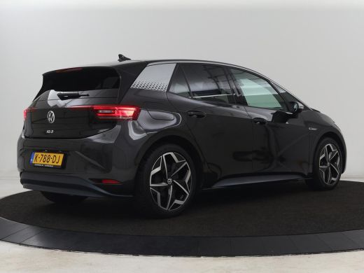 Volkswagen ID.3 First Plus 58 kWh | Trekhaak | Stoel & stuurverwarming | Camera | Adaptive cruise | Sfeerverlicht... ActivLease financial lease