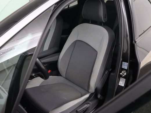 Volkswagen ID.3 First Plus 58 kWh | Trekhaak | Stoel & stuurverwarming | Camera | Adaptive cruise | Sfeerverlicht... ActivLease financial lease