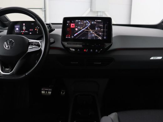 Volkswagen ID.3 First Plus 58 kWh | Trekhaak | Stoel & stuurverwarming | Camera | Adaptive cruise | Sfeerverlicht... ActivLease financial lease