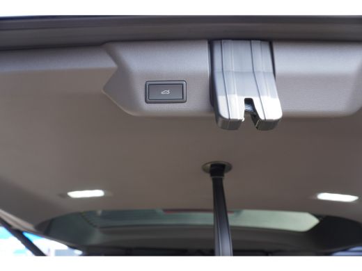 Volkswagen Multivan 1.5 eHybrid L2 Bulli Edition 4-Motion, IQ Light koplampen, 7-persoons Vis-a-Vis, Navigatie, Trekhaak ActivLease financial lease