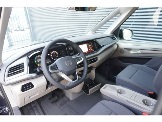 Volkswagen Multivan 1.5 eHybrid L2 Bulli Edition 4-Motion, IQ Light koplampen, 7-persoons Vis-a-Vis, Navigatie, Trekhaak ActivLease financial lease