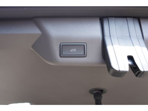 Volkswagen Multivan 1.5 eHybrid L2 Bulli Edition 4-Motion, IQ Light koplampen, 7-persoons Vis-a-Vis, Navigatie, Trekh... ActivLease financial lease