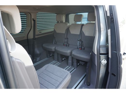 Volkswagen Multivan 1.5 eHybrid L2 Bulli Edition 4-Motion, IQ Light koplampen, 7-persoons Vis-a-Vis, Navigatie, Trekh... ActivLease financial lease