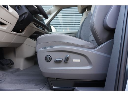 Volkswagen Multivan 1.5 eHybrid L2 Bulli Edition 4-Motion, IQ Light koplampen, 7-persoons Vis-a-Vis, Navigatie, Trekh... ActivLease financial lease