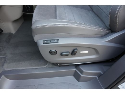 Volkswagen Multivan 1.5 eHybrid L2 Bulli Edition 4-Motion, IQ Light koplampen, 7-persoons Vis-a-Vis, Navigatie, Trekh... ActivLease financial lease