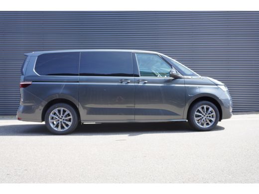 Volkswagen Multivan 1.5 eHybrid L2 Bulli Edition 4-Motion, IQ Light koplampen, 7-persoons Vis-a-Vis, Navigatie, Trekh... ActivLease financial lease