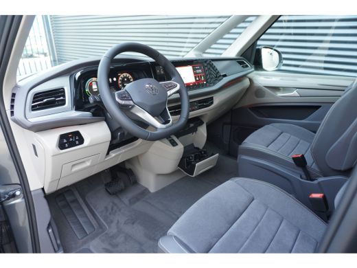 Volkswagen Multivan 1.5 eHybrid L2 Bulli Edition 4-Motion, IQ Light koplampen, 7-persoons Vis-a-Vis, Navigatie, Trekh... ActivLease financial lease