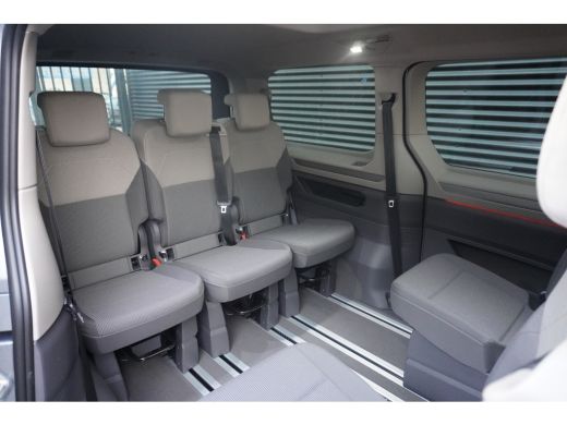 Volkswagen Multivan 1.5 eHybrid L2 Bulli Edition 4-Motion, IQ Light koplampen, 7-persoons Vis-a-Vis, Navigatie, Trekhaak ActivLease financial lease