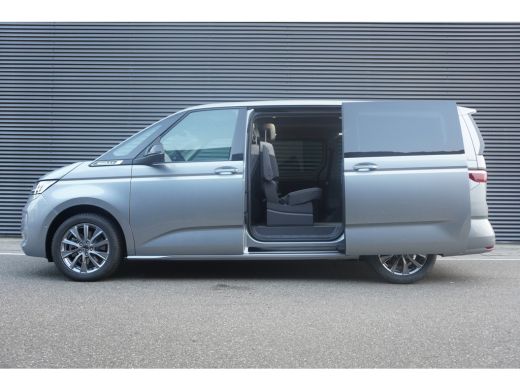 Volkswagen Multivan 1.5 eHybrid L2 Bulli Edition 4-Motion, IQ Light koplampen, 7-persoons Vis-a-Vis, Navigatie, Trekhaak ActivLease financial lease