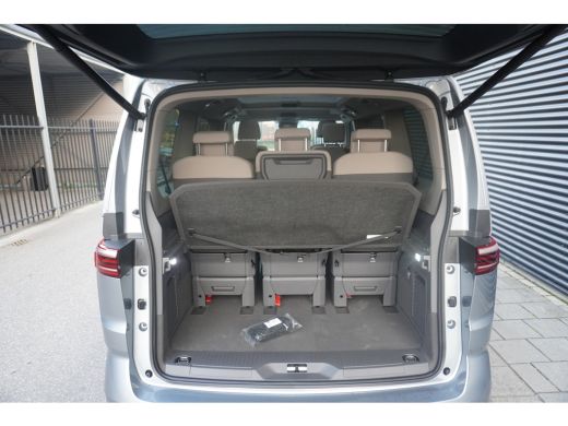 Volkswagen Multivan 1.5 eHybrid L2 Bulli Edition 4-Motion, IQ Light koplampen, 7-persoons Vis-a-Vis, Navigatie, Trekhaak ActivLease financial lease