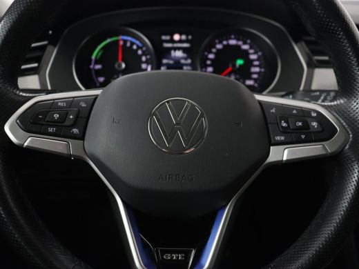 Volkswagen Passat 1.4 TSI PHEV GTE | Trekhaak | Stoelverwarming | Massage | Camera | Carplay | Navigatie | Adaptive... ActivLease financial lease