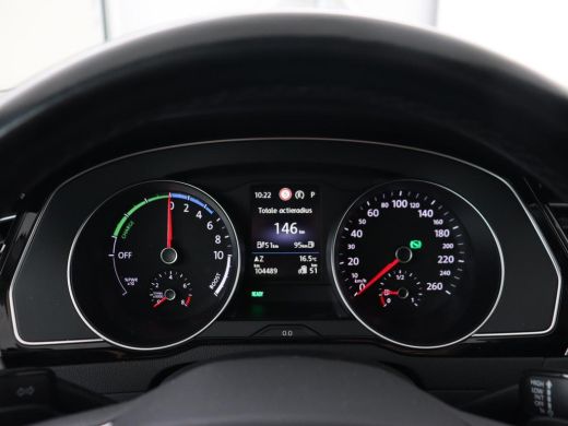 Volkswagen Passat 1.4 TSI PHEV GTE | Trekhaak | Stoelverwarming | Massage | Camera | Carplay | Navigatie | Adaptive... ActivLease financial lease